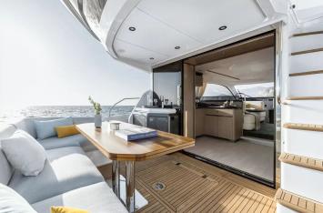 Yachtcharter Azimut53Fly 10
