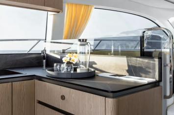 Yachtcharter Azimut53Fly 13