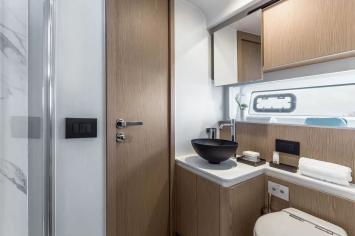 Yachtcharter Azimut53Fly 18