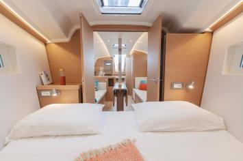 Yachtcharter SunOdyssey350 3cab 10