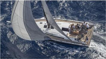 Yachtcharter First44 Kuroneko 1