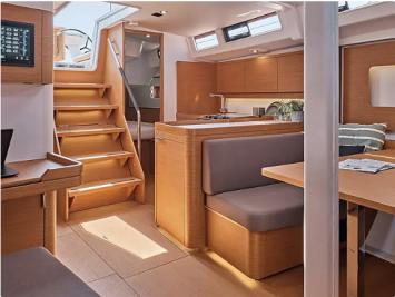 Yachtcharter First44 Kuroneko 2