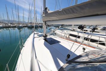 Yachtcharter Hanse388 1