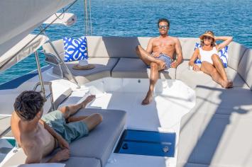 Yachtcharter FountainePajotNew44Quatour 42cab 7