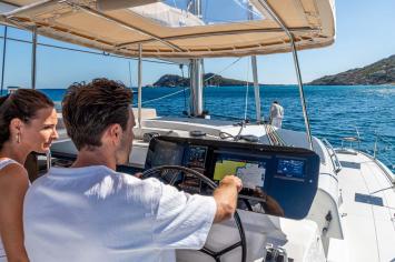 Yachtcharter FountainePajotNew44Quatour 42cab 9