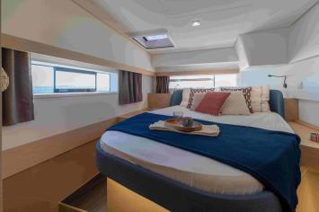 Yachtcharter FountainePajotNew44Quatour 42cab 18