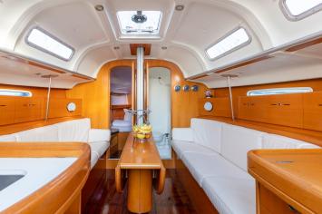 Yachtcharter First40 Kodo 6