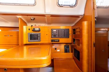 Yachtcharter First40 Kodo 8