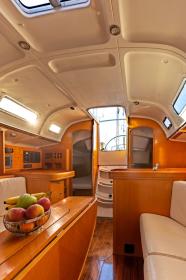 Yachtcharter First40 Kodo 9