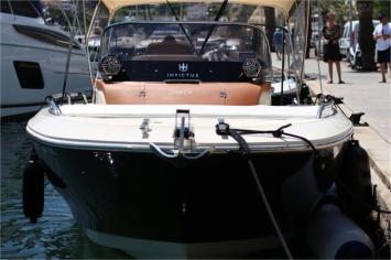 Yachtcharter custom/38885/Invictus_280_CX_rear_view_3_pic1