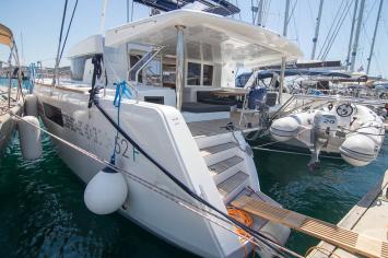 Yachtcharter Lagoon 52 F 5 Kabinen Aussenansicht