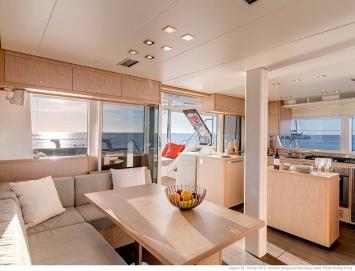 Yachtcharter Lagoon 52 F 5 Kabinen Salon