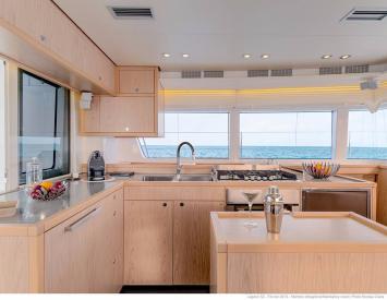 Yachtcharter Lagoon 52 F 5 Kabinen Pantry