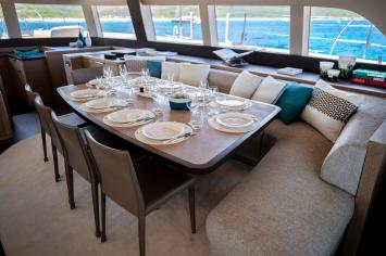 Yachtcharter Lagoon Seventy 7 6 Kabinen Salon