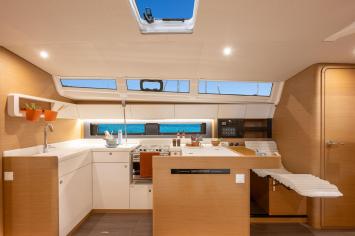 Yachtcharter Sun Odyssey 455 Pantry