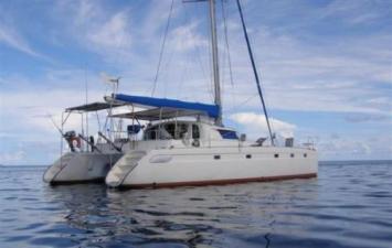 Yachtcharter Venezia 42 Heckansicht 6 Cab 2 WC