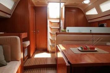 Yachtcharter Elan 434 Impression Niedergang 4 Cab 2 WC