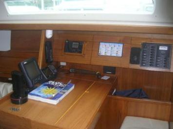 Yachtcharter Sun Fast 32 Kartentisch 2 Cab 1 WC