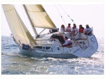 Yachtcharter Sun Fast 32 Heckansicht 2 Cab 1 WC