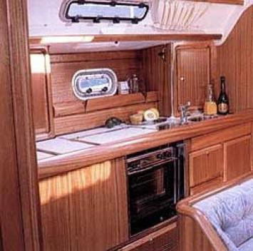 Yachtcharter Bavaria 41 Holiday 4cab kitchenjpg