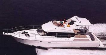 Yachtcharter Bayliner 4587 Seitenansicht 2 Cab 2 WC