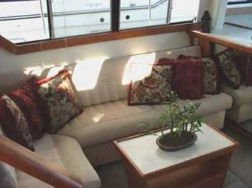 Yachtcharter Bayliner 4587 Salon 2 Cab 2 WC 1