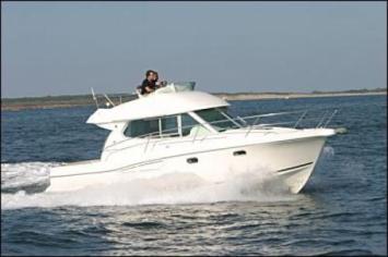 Yachtcharter Merry Fisher 925 Seitenansicht 2 Cab 1 WC