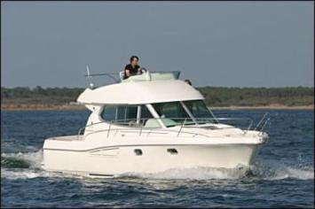 Yachtcharter Merry Fisher 925 Bugansicht 2 Cab 1 WC