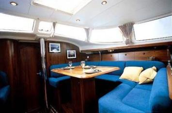 Yachtcharter Sun Odyssey 43 DS Salon 2 Cab 2 WC