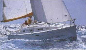 Yachtcharter oceanis Clipper 311 2cab front