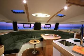 Yachtcharter Nautitech 40 Salon 6 Cab 2 WC 1