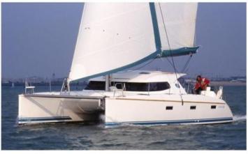 Yachtcharter Nautitech 40 Bugansicht 6 Cab 2 WC 1