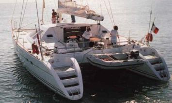 Yachtcharter Lagoon 47 Heckansicht 4Cab 4WC