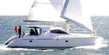 Yachtcharter Nautitech 395 Seitenansicht 6 Cab 2 WC