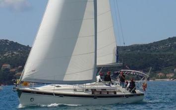 Yachtcharter elan 45 Seitenansicht