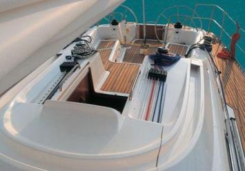 Yachtcharter Elan 45 Cockpit