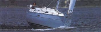 Yachtcharter Oceanis 331 front 3 Cab