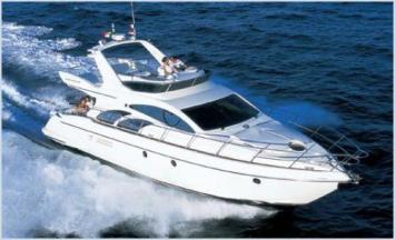 Yachtcharter Azimut 50 Bugansicht 3 Cab 2 WC