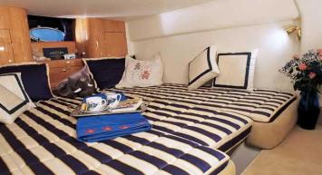 Yachtcharter Cranchi Smeraldo 37 (2Cab/1WC) Kabine