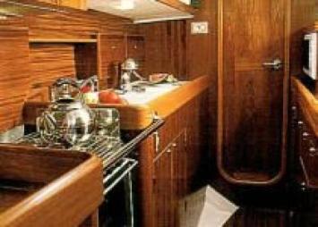 Yachtcharter Oceanis 44 CC Pantry 3 Cab 2 WC