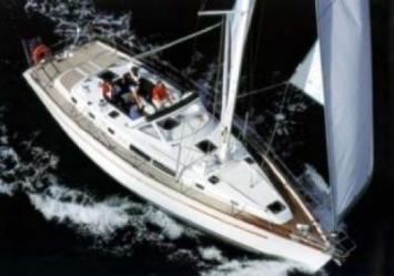 Yachtcharter Oceanis 44 CC Bugansicht 3 Cab 2 WC