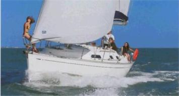 Yachtcharter Dufour 36 Classic Bugansicht 3 Cab