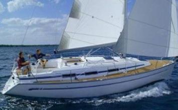 Yachtcharter Bavaria 31 Sport 2cab Seitenansicht