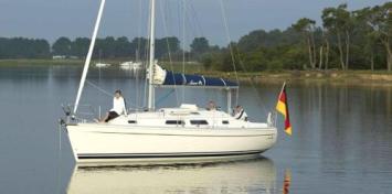 Yachtcharter Hanse 312 Seitenansicht