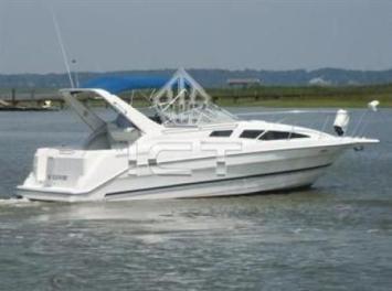 Yachtcharter Bayliner 2855 Heckansicht 2 Cab 1 WC