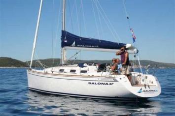 Yachtcharter Salona 37 Seitenansicht 3 Cab 1 WC