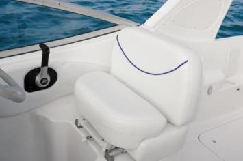 Yachtcharter Bayliner 275 Ciera Cockpit 2 Cab 1 WC 1