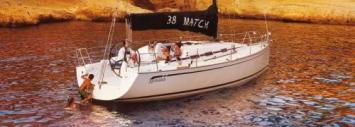 Yachtcharter Bavaria 38 Match 3cab top