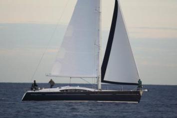 Yachtcharter Elan 514 Impression Seitenansicht 2 Cab 2 WC