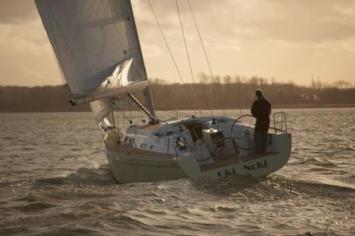 Yachtcharter Hanse 430 E Heckansicht 3 Cab